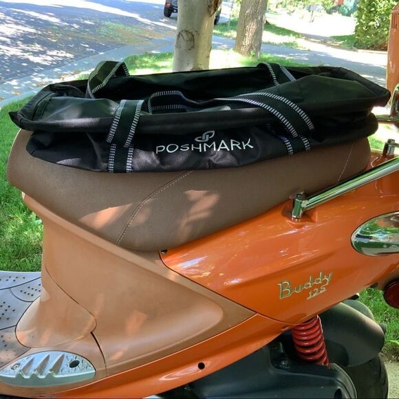 POSHMARK XXL ULTIMATE WIREFRAME UTILITY TOTE IN BLACK FABRIC COLLAPSIBLE POCKET - Picture 11 of 14